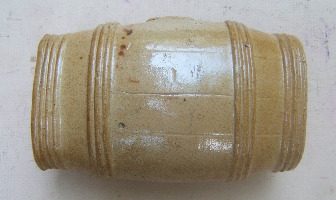 A VERY GOOD MID 19TH CENTURY/AMERICAN CIVIL WAR PERIOD BARREL-FORM YELLOWARE FLASK/CANTEEN, ca. 1850 view1