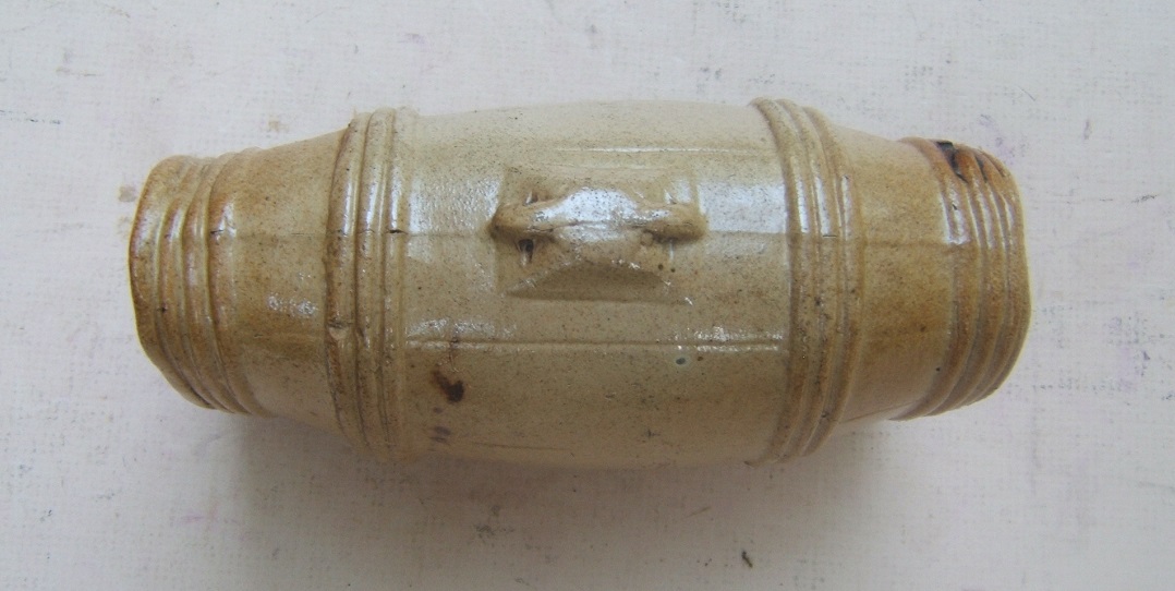 A VERY GOOD MID 19TH CENTURY/AMERICAN CIVIL WAR PERIOD BARREL-FORM YELLOWARE FLASK/CANTEEN, ca. 1850 view3