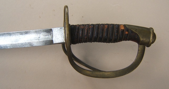 A VERY GOOD AMERICAN CIVIL WAR PERIOD IMPORT-TYPE US MODEL 1860 CAVALRY SABER & SCABBARD, ca. 1860 view 3
