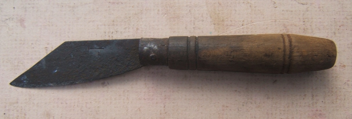A VERY GOOD REVOLUTIONARY WAR/FEDERAL PERIOD FOLDING �PENNY KNIFE�, ca. 1770-1810 view 2