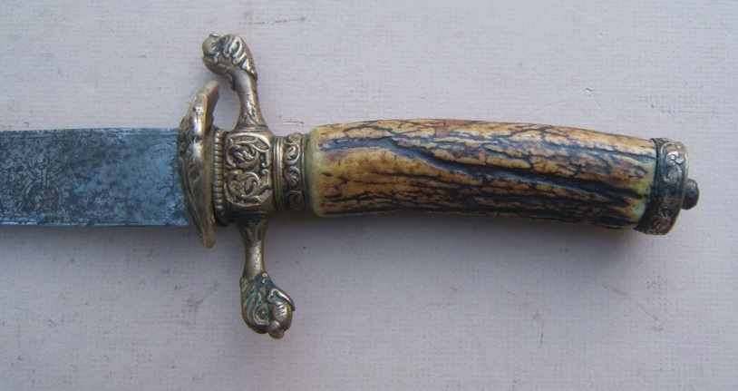 A FINE QUALITY MID-18TH CENTURY GERMAN STAGHORN HILT HUNTING-SWORD/CUTTOE, ca. 1750 view 3